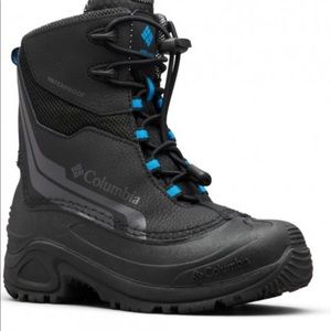 Used Columbia outdoor boots big kid, size 4